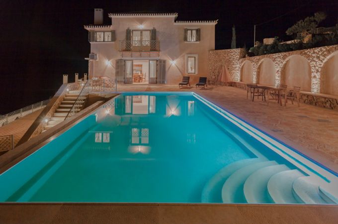 VILLA WHITE PLUMBAGO